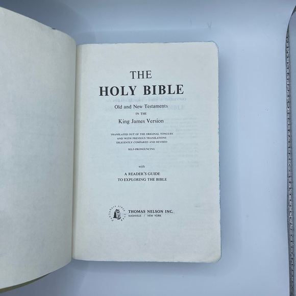 Holy Bible KIng James Version Dictionary Concordance Red Letter Edition 1970 - Picture 3 of 13